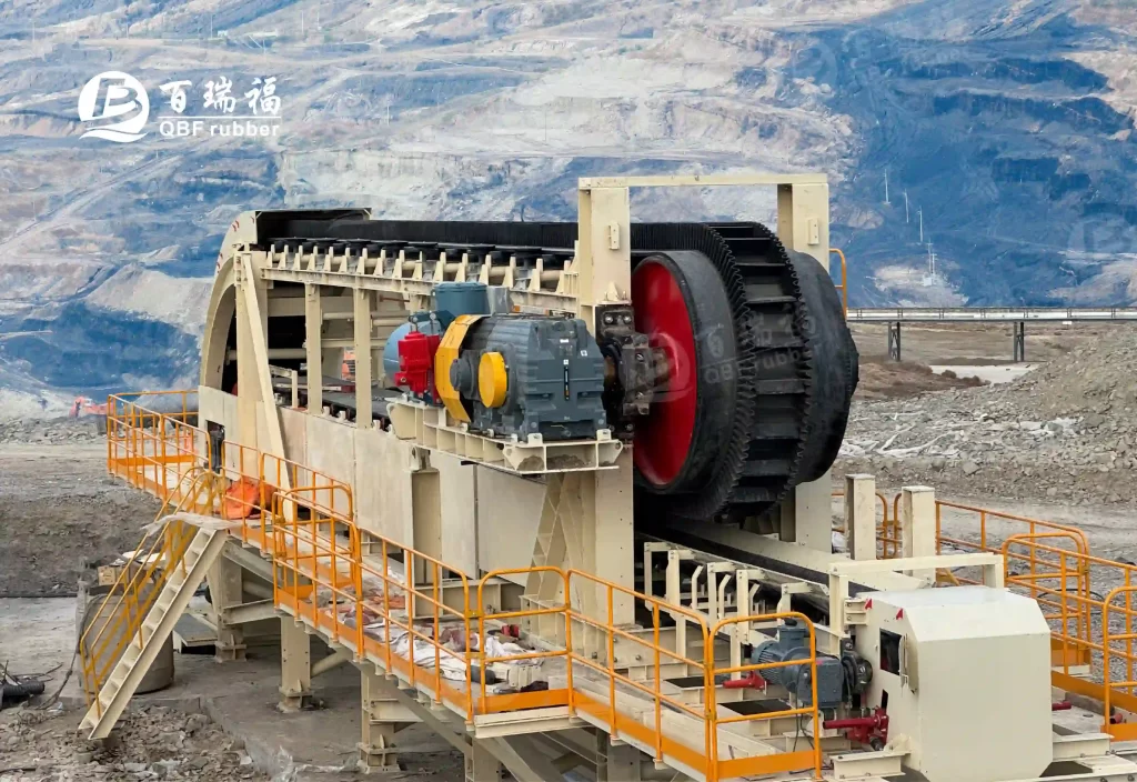 For vertical mine conveying, QBF rubber sidewall conveyor belts are the more reliable c 2 For vertical mine conveying, QBF rubber sidewall conveyor belts are the more reliable
