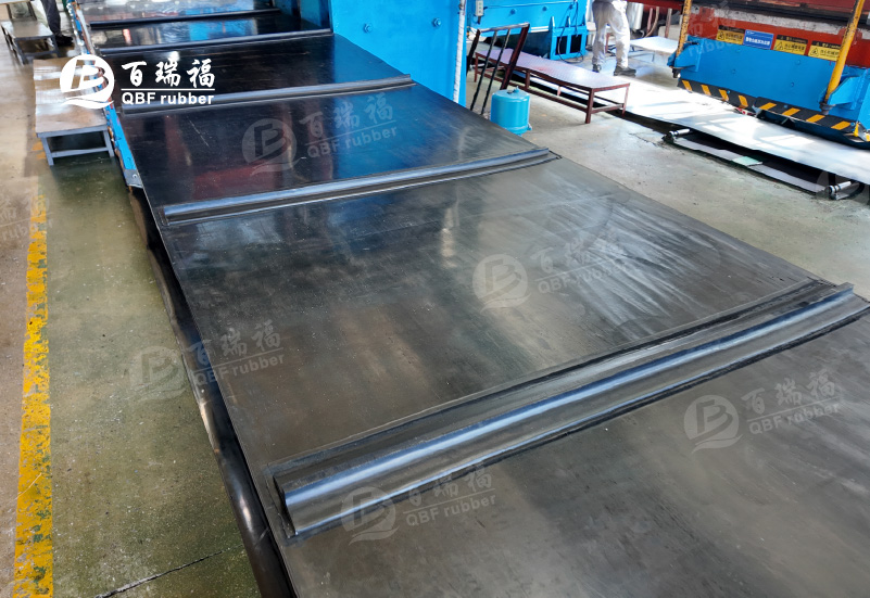 Hot vulcanized Cleated Belt Hot vulcanized Cleated Belt